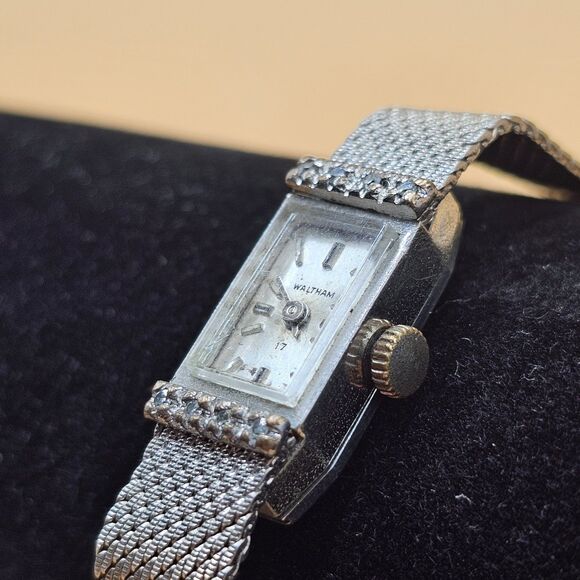 Vintage Waltham 17J Diamond Bezel Ladies Tank Watch For Repair main image 7